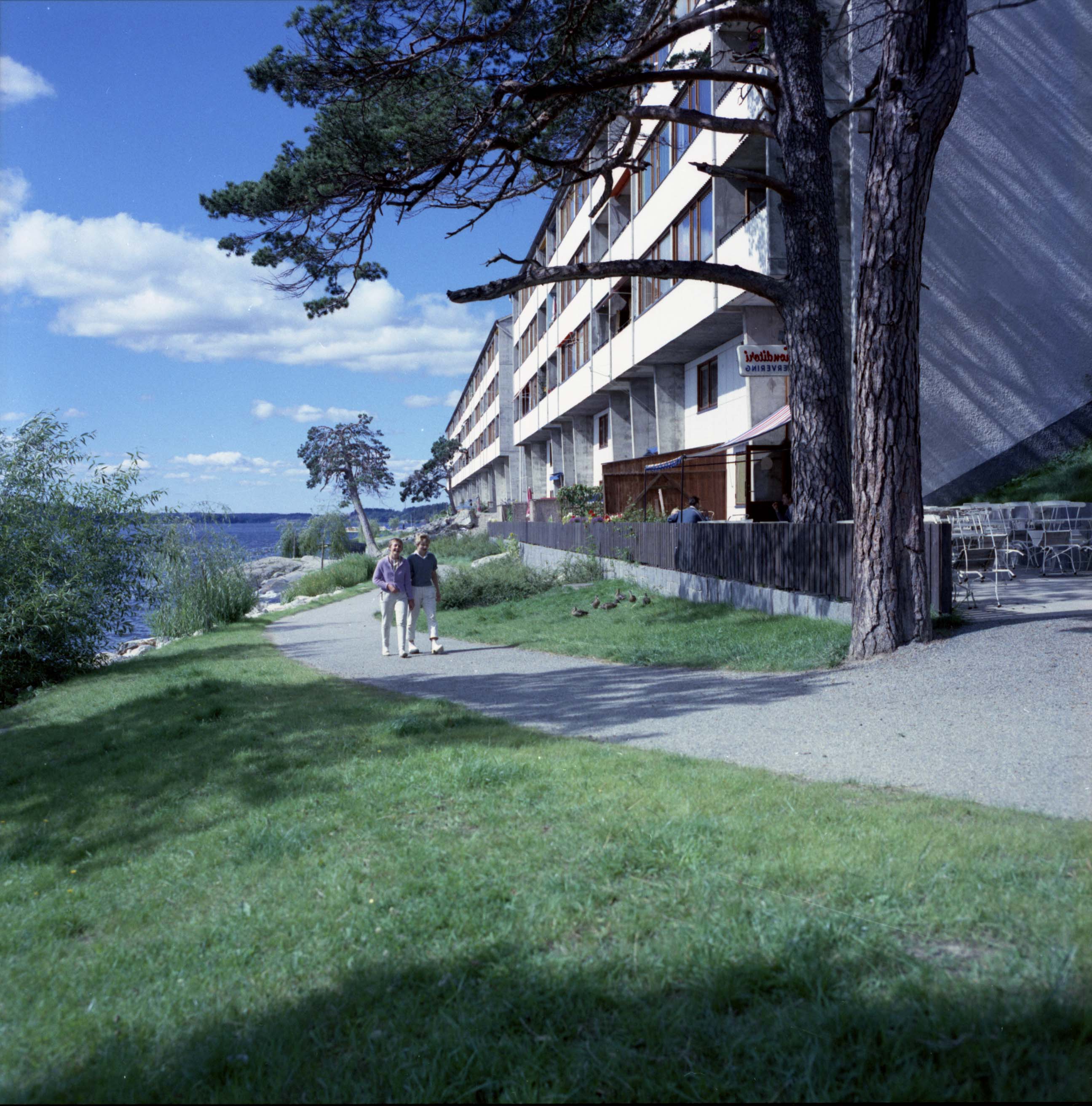 Hässelby Strand, Strandpromenad