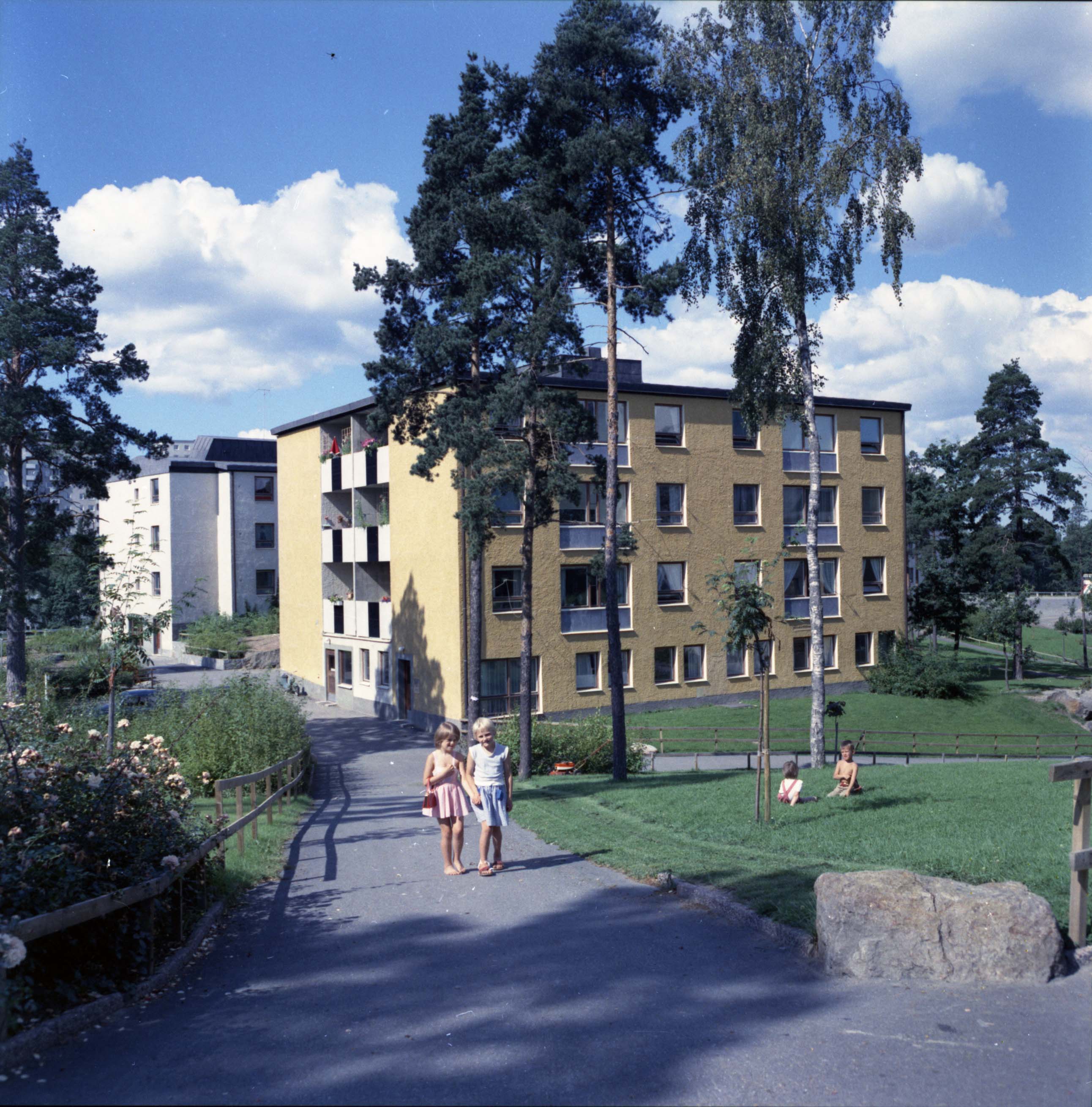 Farsta Centrum, exteriör