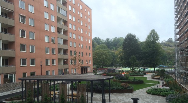 Det nyrenoverade hus 5 med gård mot hus 4