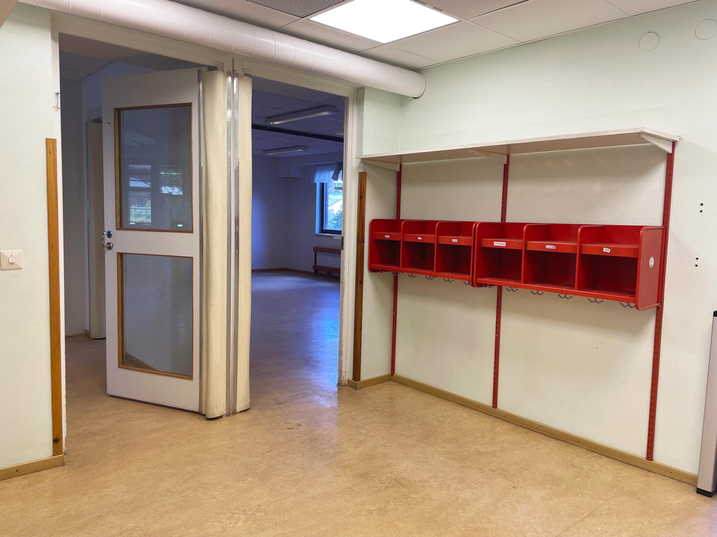 Bild på insida av lokal, nära entré