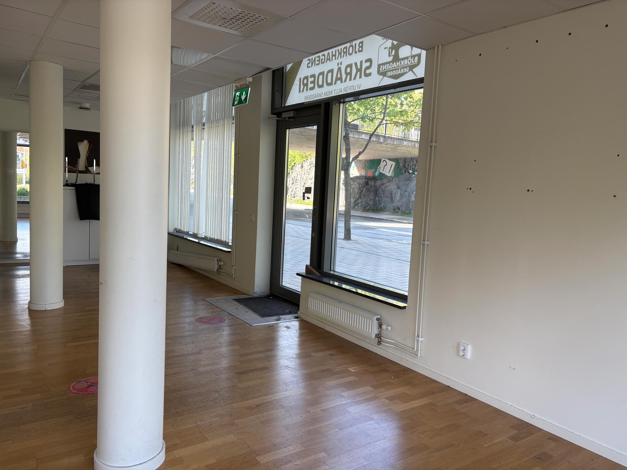 Butiksyta vid entré