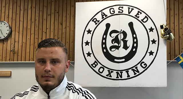 Piotr Popowicz på Rågsveds boxningsklubb